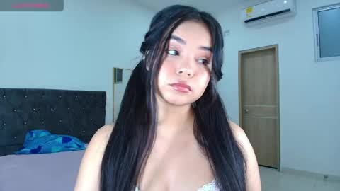 Snapshot of aurorafiore chatting on April 2026 02:51:02 AM Aurora online show from April 2026 02:51:02 AM