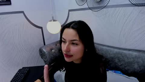 AuroraGracce online show from April 2026 11:50:02 AM