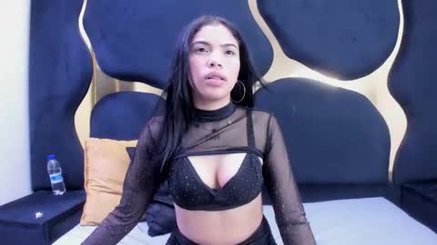 Snapshot of aurorahoney32 chatting on April 2026 08:59:02 PM aurorahoney32 online show from April 2026 08:59:02 PM