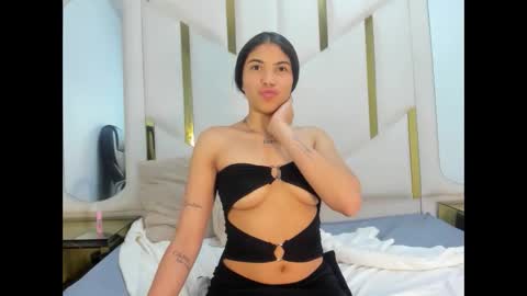 Snapshot of aurorahoney32 chatting on May 2026 09:56:02 PM aurorahoney32 online show from May 2026 09:56:02 PM