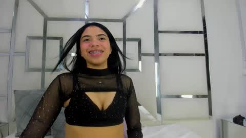 Snapshot of aurorahoney32 chatting on May 2026 09:34:02 PM aurorahoney32 online show from May 2026 09:34:02 PM