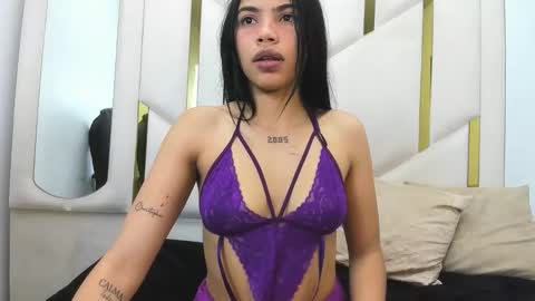Snapshot of aurorahoney32 chatting on June 2026 09:04:01 PM aurorahoney32 online show from June 2026 09:04:01 PM