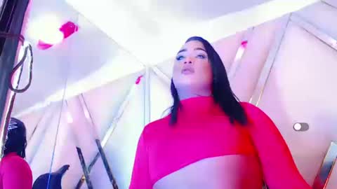 Snapshot of aurorarossx chatting on October 2025 12:13:01 AM Aurora online show from October 2025 12:13:01 AM