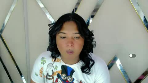 Snapshot of aurorarossx chatting on November 2025 07:38:01 PM Aurora online show from November 2025 07:38:01 PM