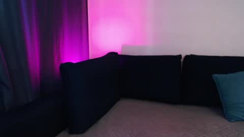 Aurora online show from April 2026 07:57:01 AM