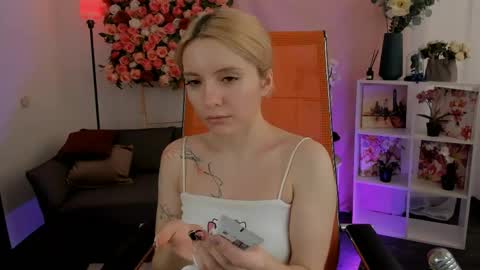 aurorawrenfield online show from March 2026 04:17:02 AM