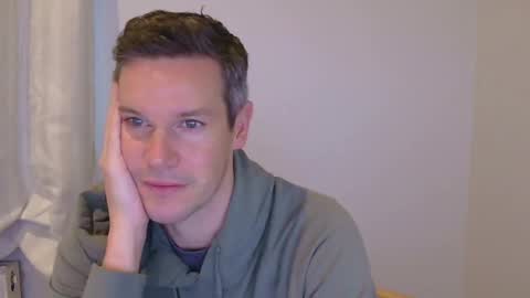 aussiesurfer0000 online show from February 2025 09:30:01 PM