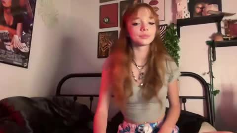 Snapshot of avaxlee chatting on July 2026 02:16:01 AM avaxlee online show from July 2026 02:16:01 AM