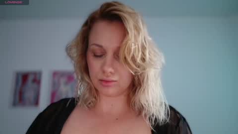 Snapshot of avery_wilson chatting on June 2026 03:13:01 AM Avery online show from June 2026 03:13:01 AM