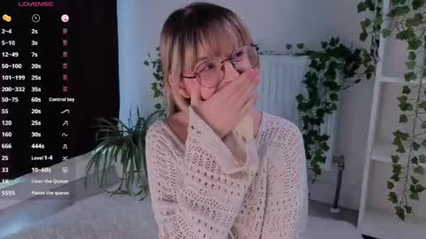 Snapshot of aviaveavi chatting on March 2026 02:32:01 PM aviaveavi online show from March 2026 02:32:01 PM