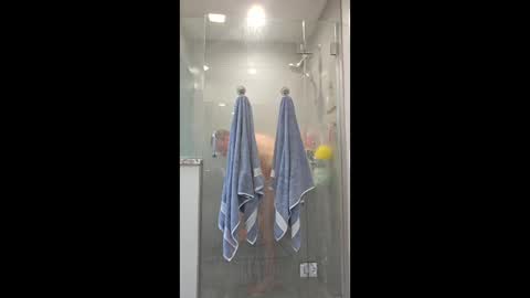 avidrunner0418 online show from April 2026 01:43:02 PM