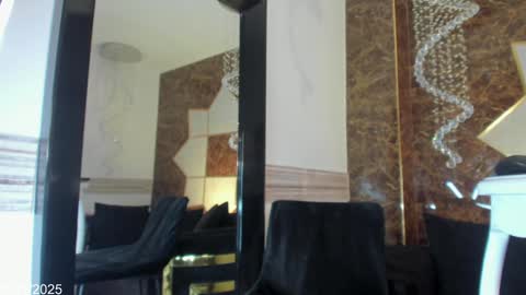 AVRIL online show from January 2025 10:18:01 PM