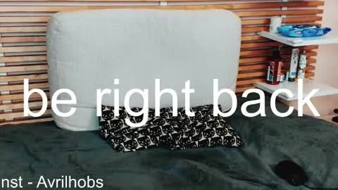 Avril online show from April 2026 08:02:01 PM