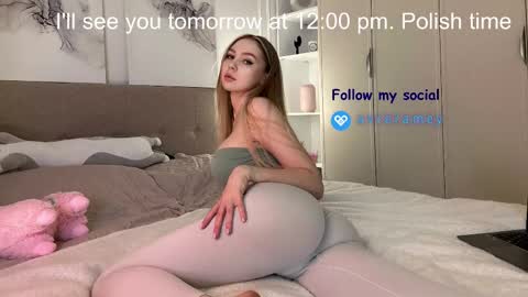 Avrora online show from February 2025 09:25:01 PM