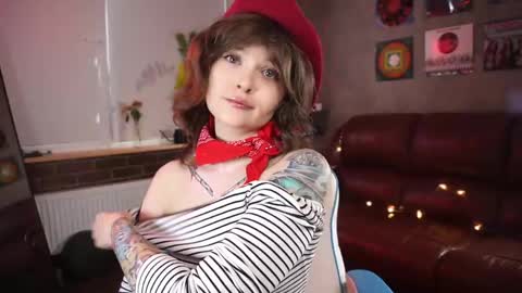 Snapshot of awondrr chatting on March 2026 01:33:01 PM Alice online show from March 2026 01:33:01 PM