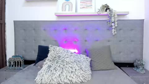 AXEL  online show from April 2026 12:46:02 AM