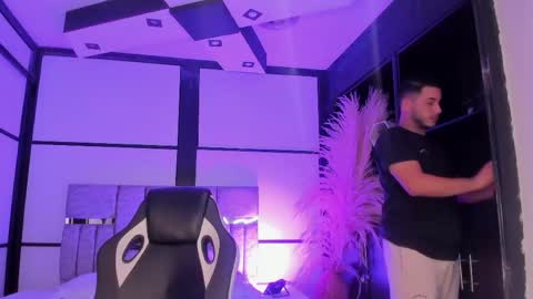 Snapshot of axel_grey_ chatting on June 2026 05:22:01 AM axel_grey_ online show from June 2026 05:22:01 AM
