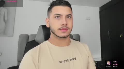 Snapshot of axel_grey_ chatting on July 2026 12:40:01 PM axel_grey_ online show from July 2026 12:40:01 PM