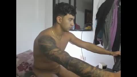 Snapshot of axel_hendrick chatting on June 2026 10:23:02 PM axel_hendrick online show from June 2026 10:23:02 PM