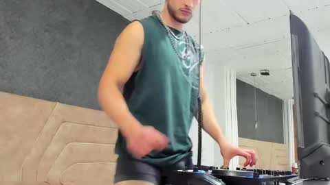 Axel  online show from May 2026 12:46:02 PM