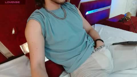Axel  online show from May 2026 12:51:02 AM
