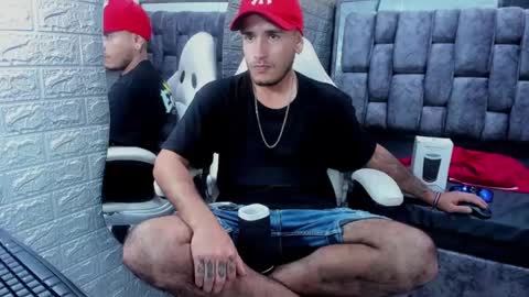 Axell Cross2 online show from February 2025 05:31:02 AM