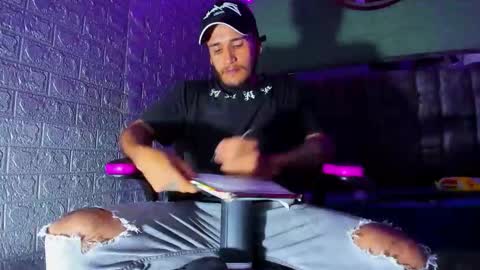 Axell Cross2 online show from December 2025 07:53:01 PM