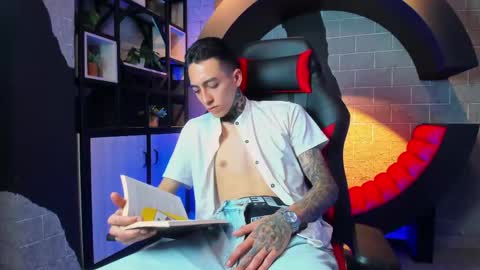 axelroyce online show from April 2026 02:09:01 PM