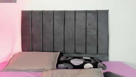 Axxxel  online show from April 2026 03:01:01 AM