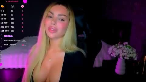  Ayla Demir  online show from May 2026 07:56:02 PM