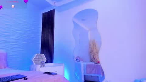 aylinlove_ online show from July 2026 12:44:01 PM