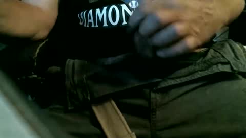 azjohnny online show from November 2025 08:41:01 PM