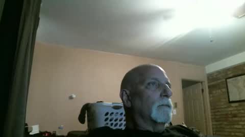 azjohnny online show from April 2026 11:02:01 PM