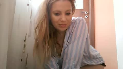 Snapshot of baby_blondee chatting on March 2026 11:04:02 AM Baby Blonde online show from March 2026 11:04:02 AM