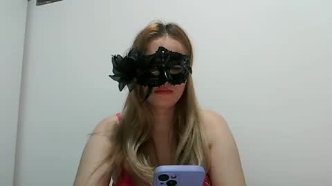 Snapshot of baby_blondee chatting on April 2026 05:43:01 PM Baby Blonde online show from April 2026 05:43:01 PM