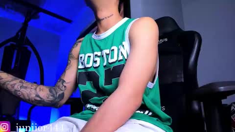 Junior       Independent Model online show from December 2025 04:30:02 AM