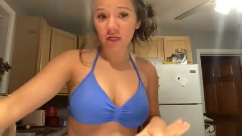 Snapshot of babyaves chatting on February 2026 05:57:01 AM babyaves online show from February 2026 05:57:01 AM