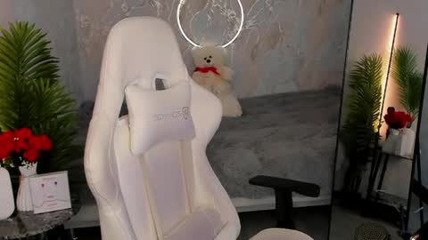 Snapshot of babyisperfect chatting on June 2026 01:28:02 AM Sophia online show from June 2026 01:28:02 AM