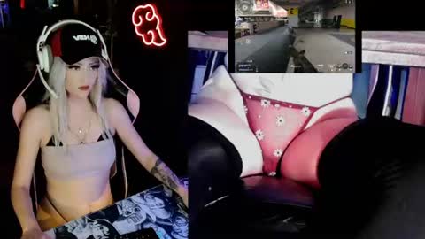 Snapshot of badd0ll chatting on July 2026 02:32:02 PM badd0ll online show from July 2026 02:32:02 PM