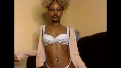 Lily. online show from December 2025 04:20:03 AM