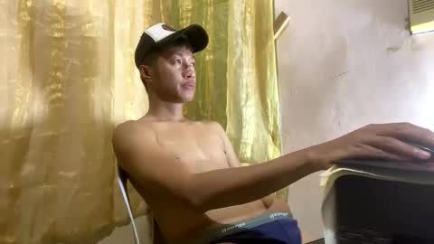 Snapshot of baggage00 chatting on April 2026 06:58:02 AM baggage00 online show from April 2026 06:58:02 AM