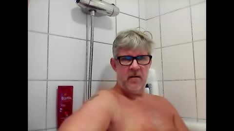 Snapshot of baggelina75 chatting on December 2024 07:22:01 PM baggelina75 online show from December 2024 07:22:01 PM