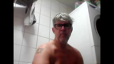 Snapshot of baggelina75 chatting on December 2024 08:59:01 AM baggelina75 online show from December 2024 08:59:01 AM