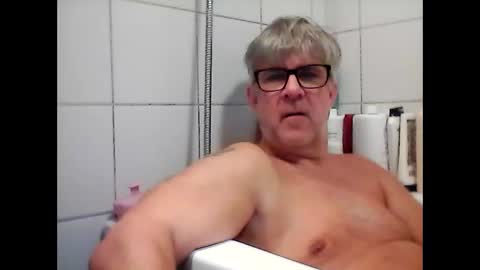 Snapshot of baggelina75 chatting on January 2025 09:29:02 PM baggelina75 online show from January 2025 09:29:02 PM