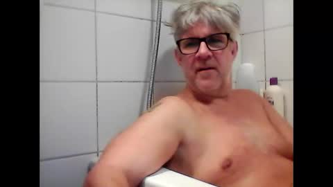 Snapshot of baggelina75 chatting on January 2025 07:21:02 PM baggelina75 online show from January 2025 07:21:02 PM