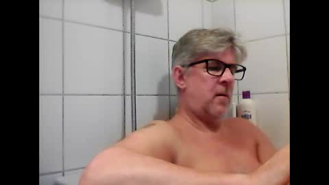 Snapshot of baggelina75 chatting on January 2025 08:37:01 PM baggelina75 online show from January 2025 08:37:01 PM