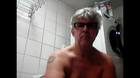 Snapshot of baggelina75 chatting on January 2025 11:06:01 AM baggelina75 online show from January 2025 11:06:01 AM