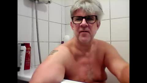 Snapshot of baggelina75 chatting on January 2025 05:34:01 PM baggelina75 online show from January 2025 05:34:01 PM