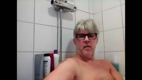 Snapshot of baggelina75 chatting on February 2025 05:58:02 PM baggelina75 online show from February 2025 05:58:02 PM