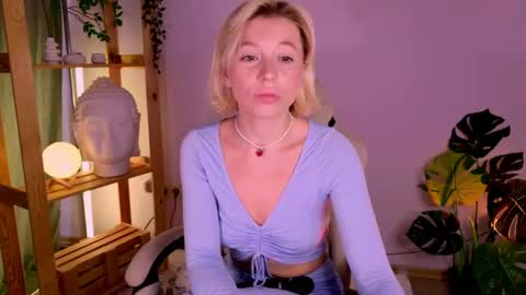 Snapshot of balerinacappuccino_ chatting on July 2026 03:30:01 AM Elly online show from July 2026 03:30:01 AM